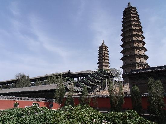 Photos of Twin Pagoda Temple (Shuangta si)